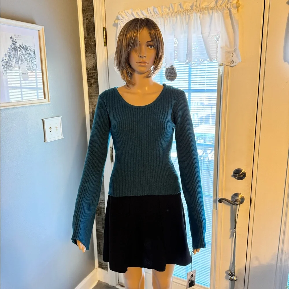 Sincerely Jules Sweater SZ SM NWT‎